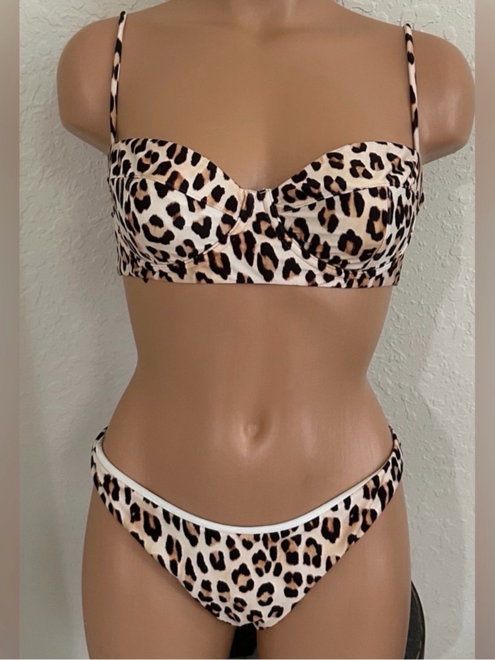 Vix Scarlet Corsage Leopard Print Bikini Set- Top & Bottom - NEVER WORN - Picture 4 of 7
